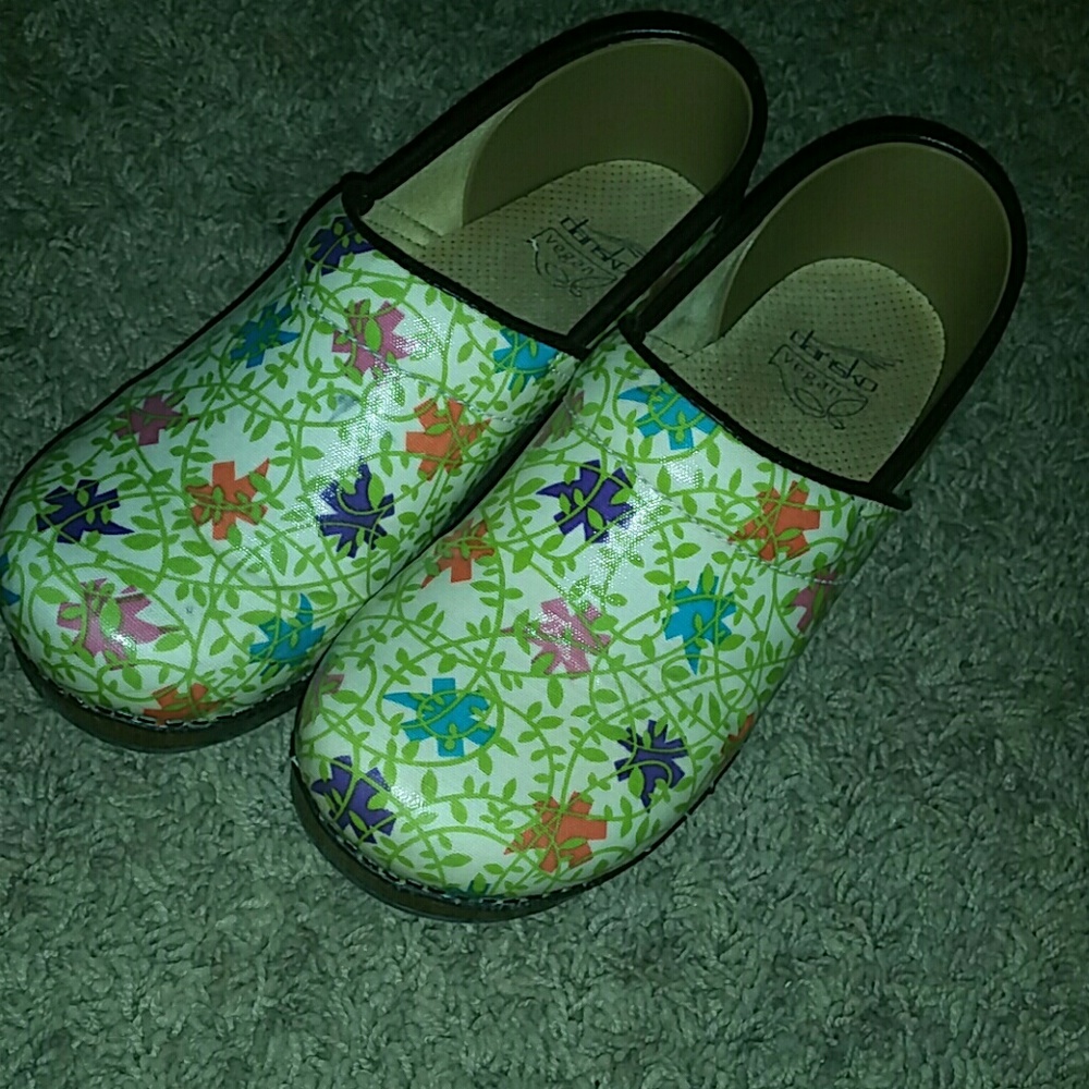 Shoes - Picture 3 of 5